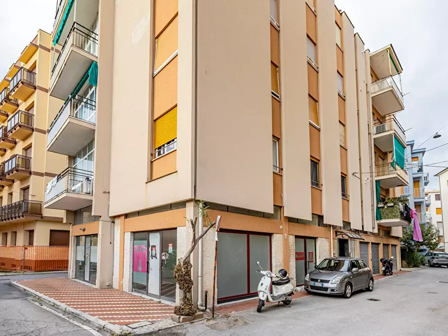 Immagine 45 di Pentalocale in affitto  in Via delle Azalee 3 a Finale Ligure