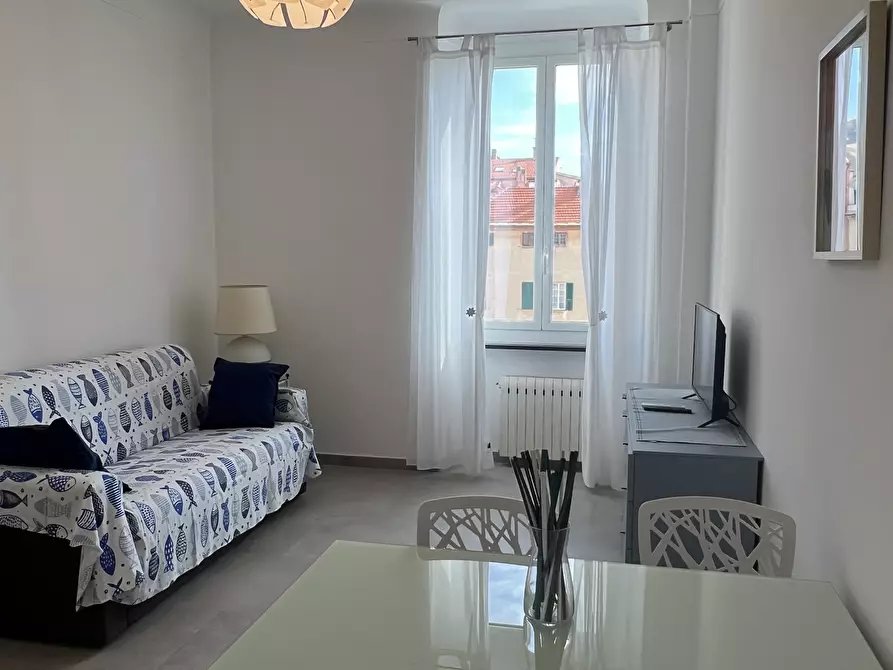 Immagine 16 di Bilocale in affitto  in Piazza Vittorio Emanuele II 5 a Finale Ligure