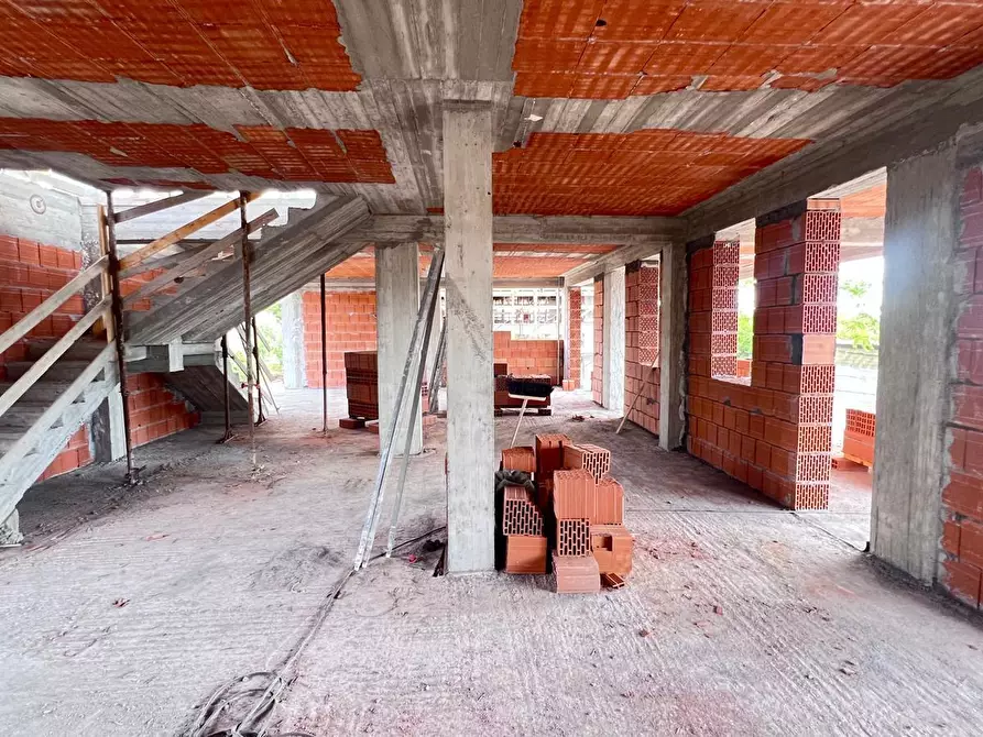 Immagine 10 di Villa in vendita  a San Giovanni La Punta