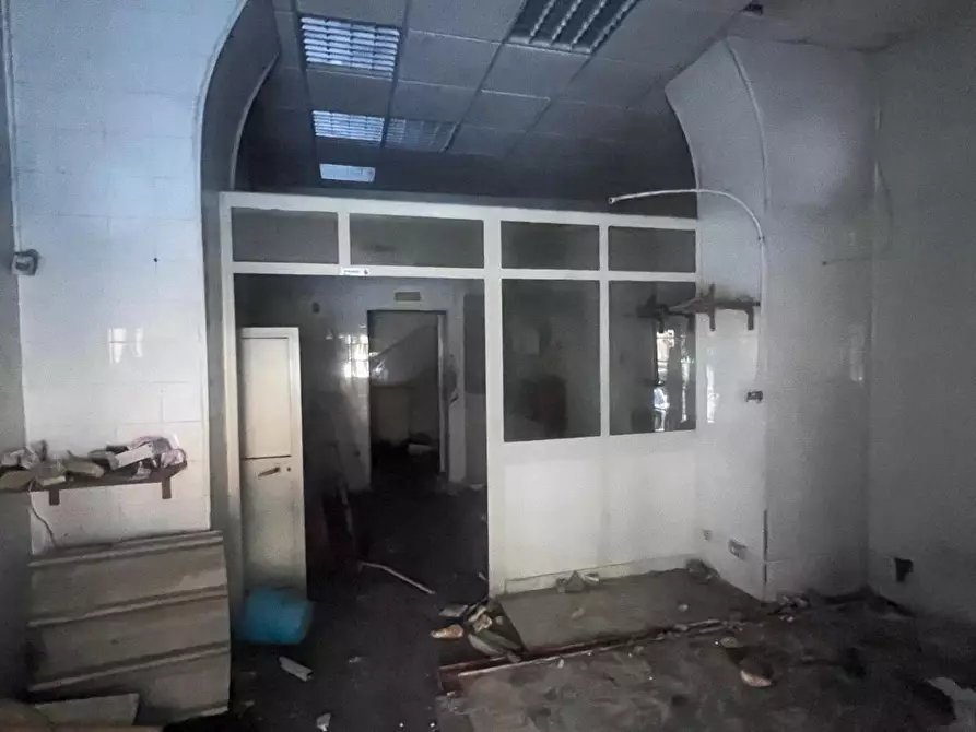 Immagine 2 di Locale commerciale in vendita  a Catania