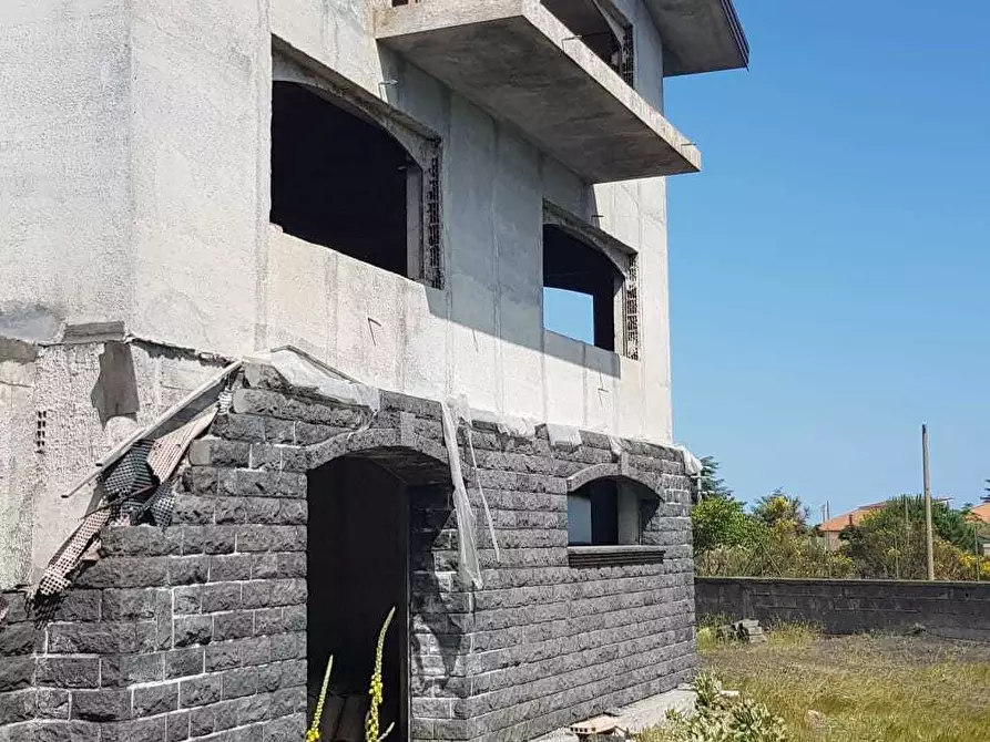 Immagine 1 di Casa indipendente in vendita  a Pedara