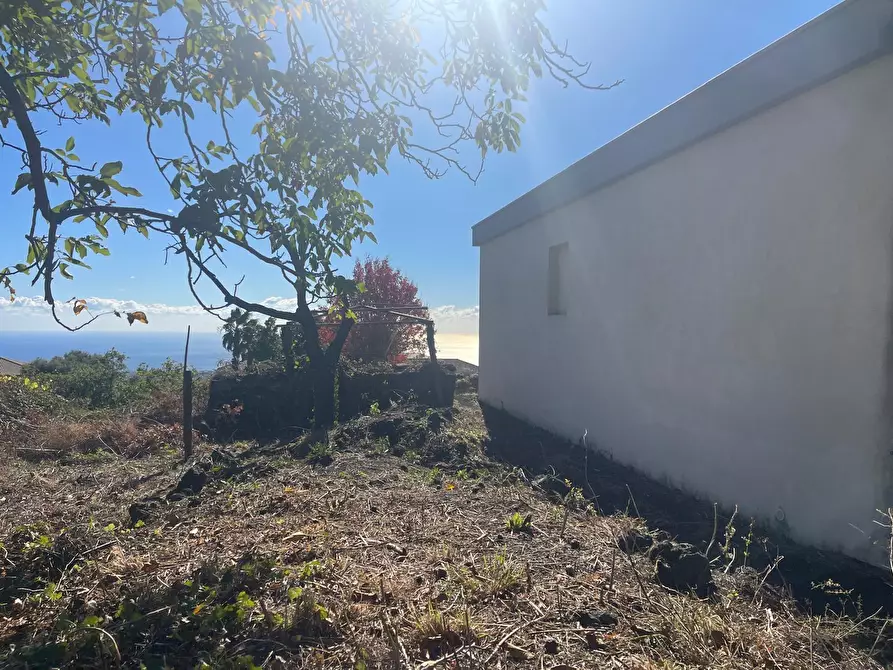 Immagine 34 di Villa in vendita  a Zafferana Etnea