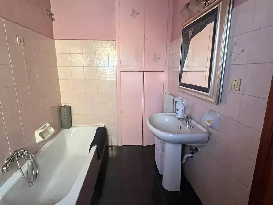 Immagine 28 di Appartamento in vendita  in Via Roma 6 a Gravina Di Catania