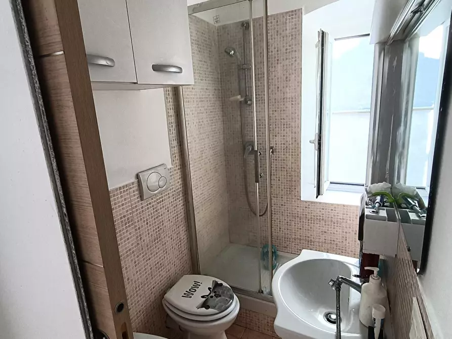 Immagine 11 di Monolocale in vendita  in Via Chiaravagna a Genova