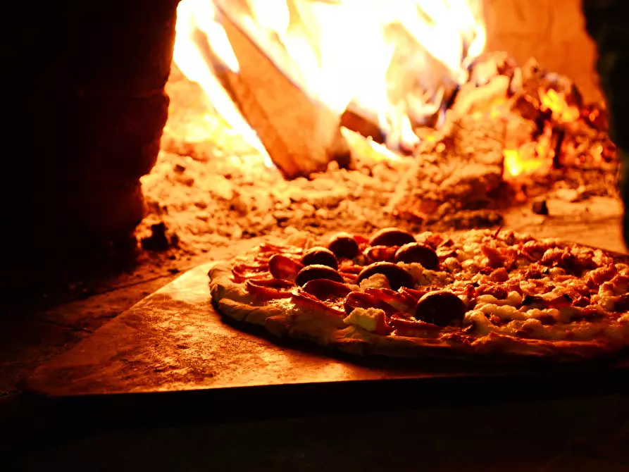 Immagine 2 di Pizzeria / Pub in vendita  a Genova