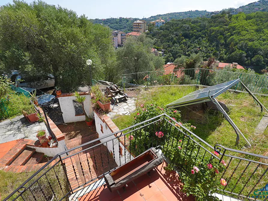 Immagine 6 di Villa in vendita  in Via Livio Canale 72 a Varazze