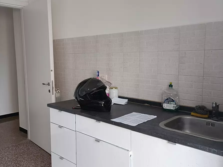 Immagine 36 di Trilocale in vendita  in Via Giovanni XXIII 45 a Genova