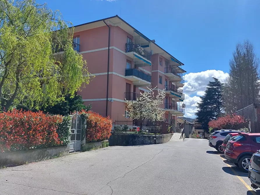 Immagine 60 di Trilocale in vendita  in Piazza Eugenio Marchese a Busalla