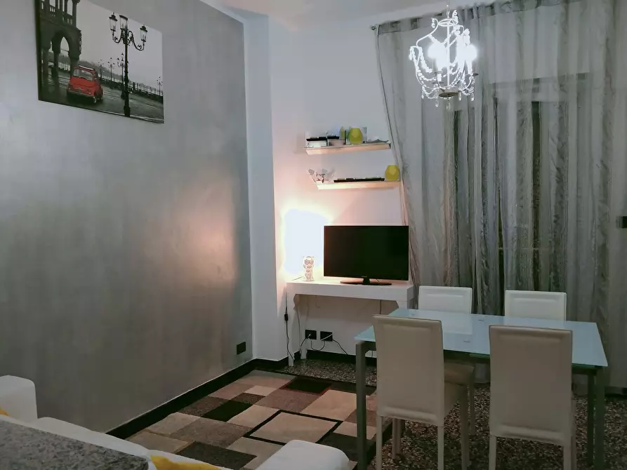 Immagine 25 di Bilocale in vendita  in Via delle Gavette a Genova