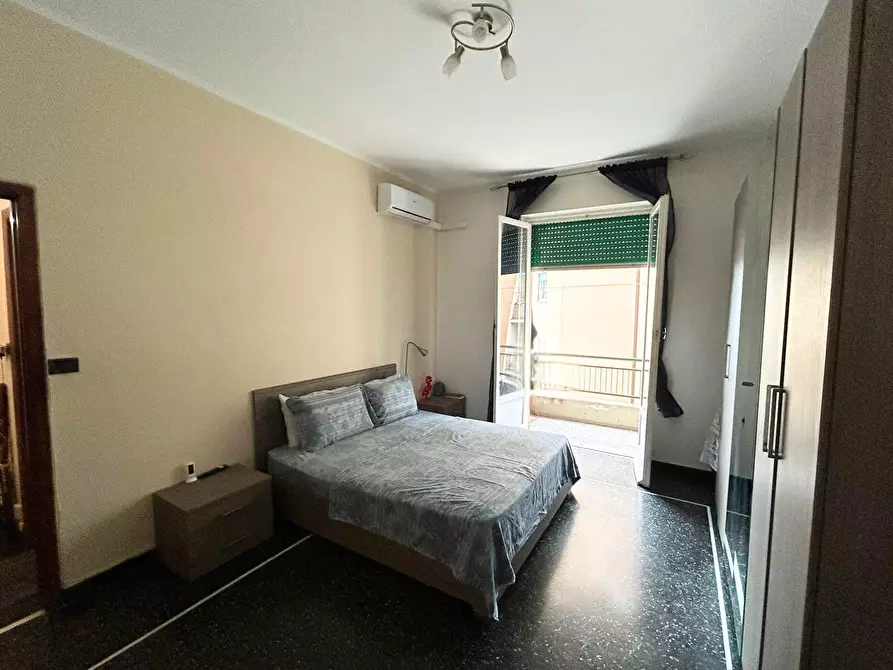 Immagine 10 di Bilocale in vendita  a Genova