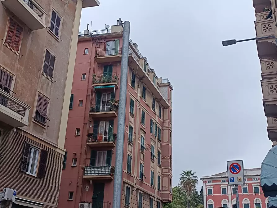 Immagine 35 di Appartamento in vendita  in Via Cornigliano 34 a Genova
