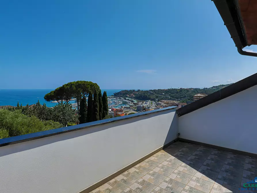 Immagine 78 di Villa in vendita  in Via Livio Canale 72 a Varazze