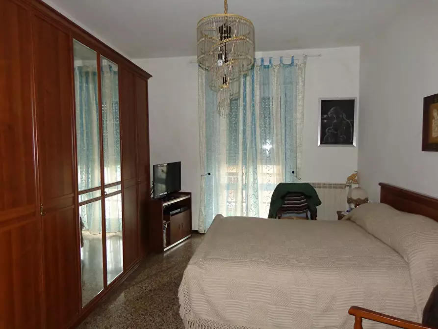 Immagine 3 di Appartamento in vendita  in Via Paradiso 10 a Genova