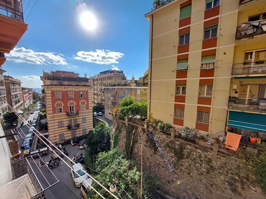Immagine 38 di Trilocale in vendita  in Via Ameglia a Genova