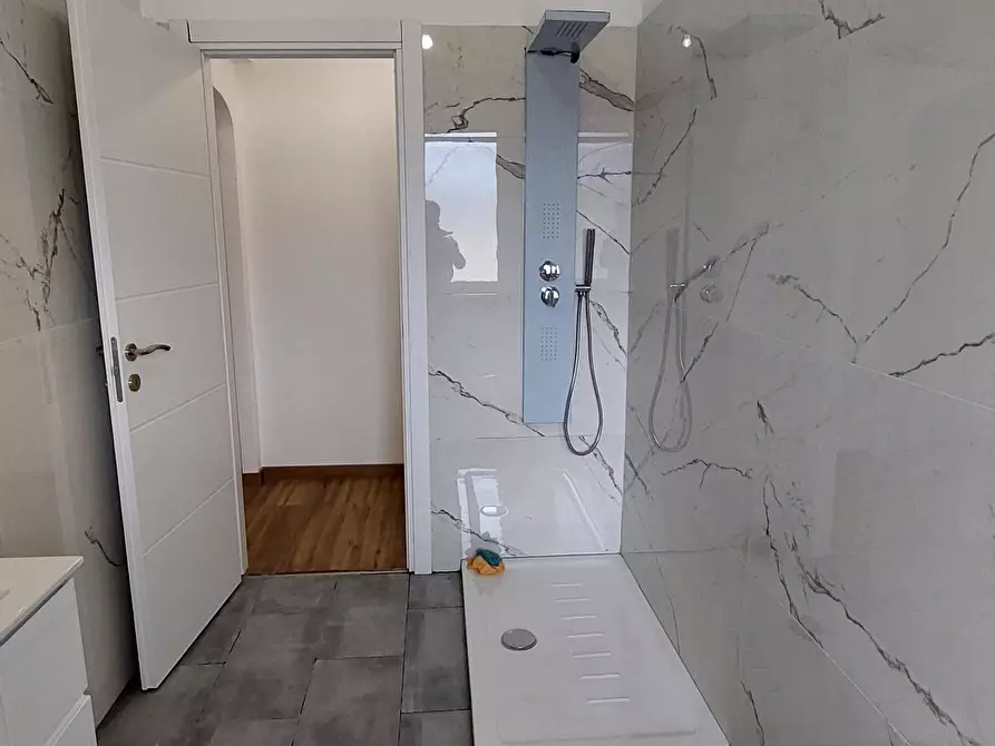 Immagine 17 di Trilocale in vendita  in Piazza Eugenio Marchese a Busalla