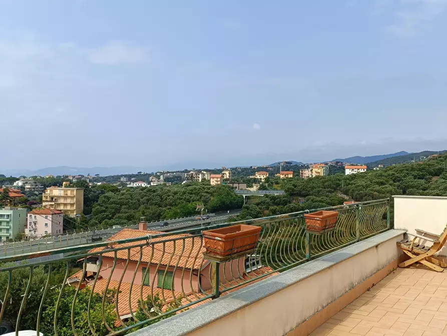 Immagine 27 di Trilocale in vendita  in Via Firenze 74 a Celle Ligure
