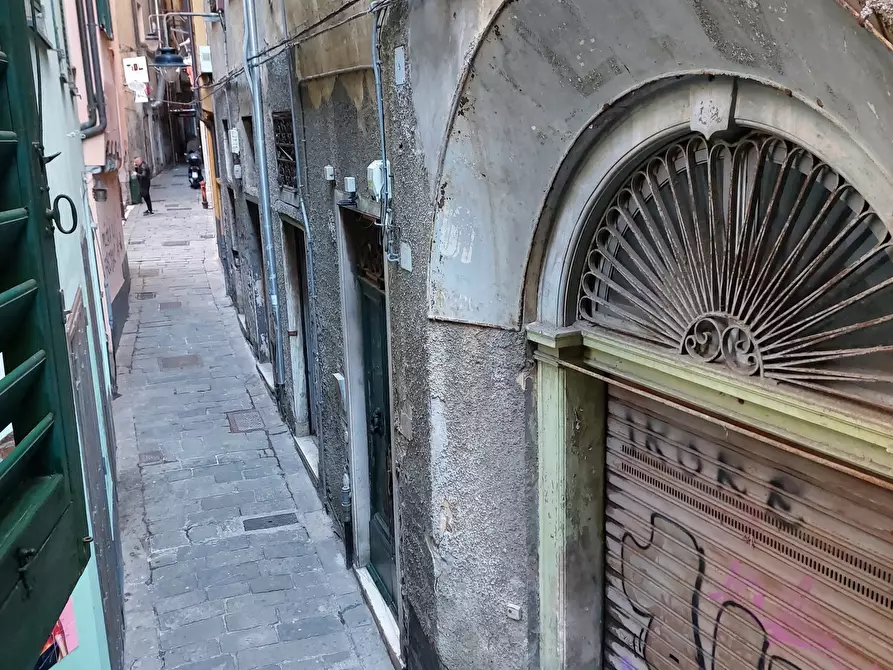 Immagine 12 di Bilocale in vendita  in Vico del Papa 2 a Genova