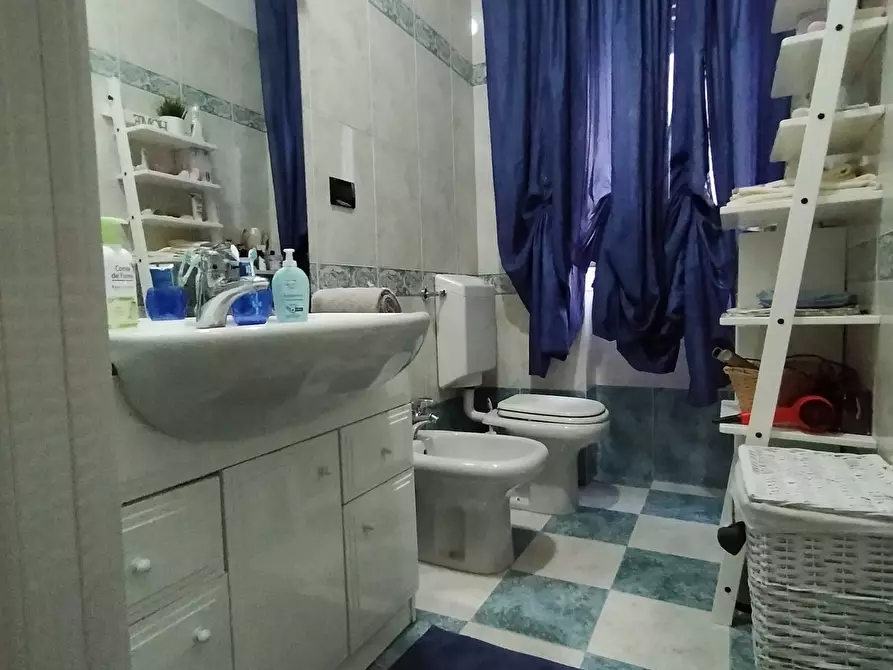 Immagine 47 di Bilocale in vendita  in Via delle Gavette a Genova