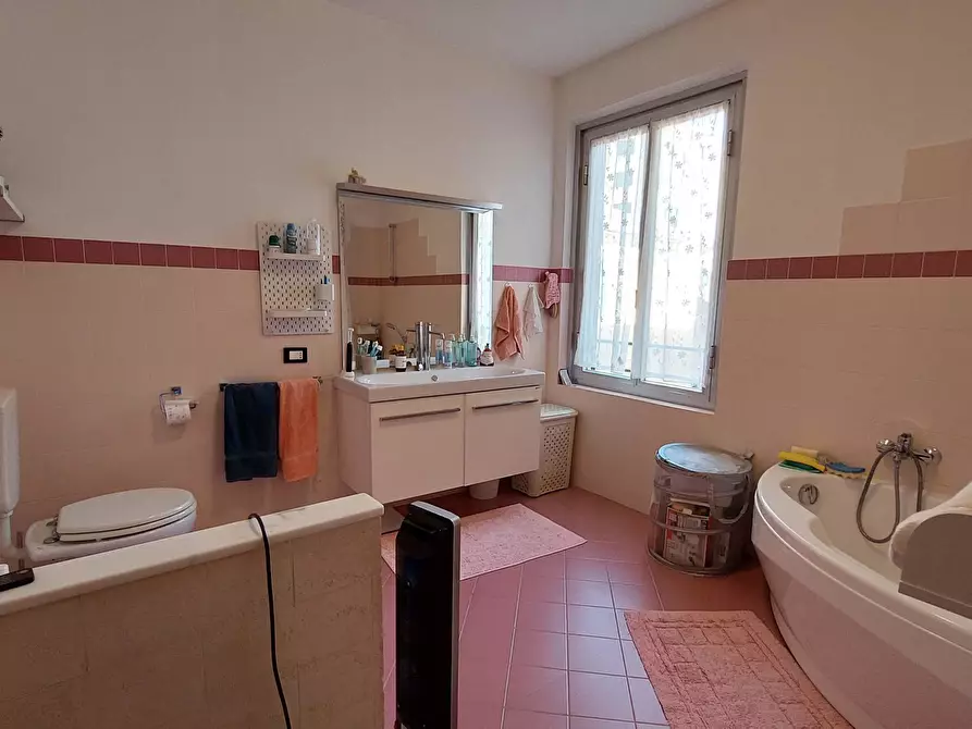 Immagine 19 di Trilocale in vendita  in Corso Luigi Andrea Martinetti a Genova