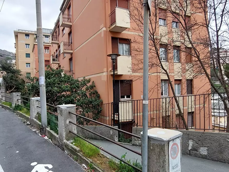 Immagine 37 di Trilocale in vendita  in Via Aurelio Robino a Genova