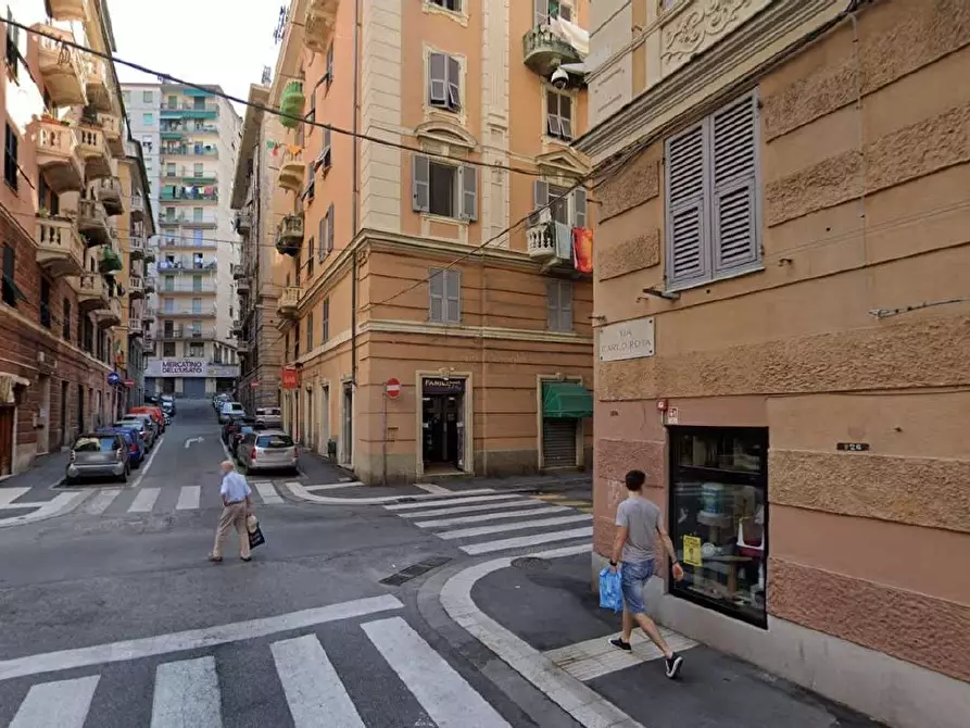 Immagine 6 di Locale commerciale in vendita  in Via Pietro Cristofoli 27R a Genova