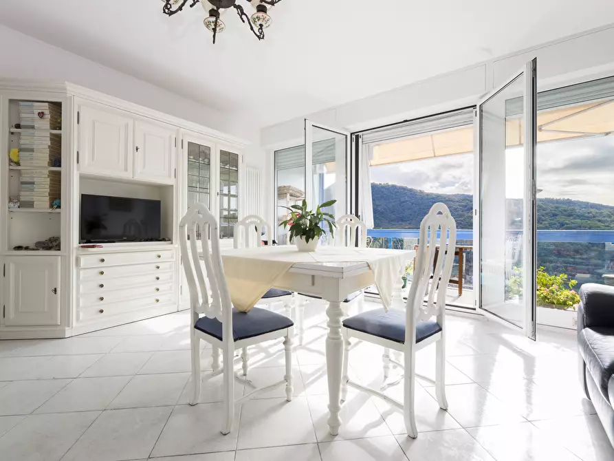 Immagine 1 di Appartamento in vendita  in Via Val Trebbia 74 a Genova