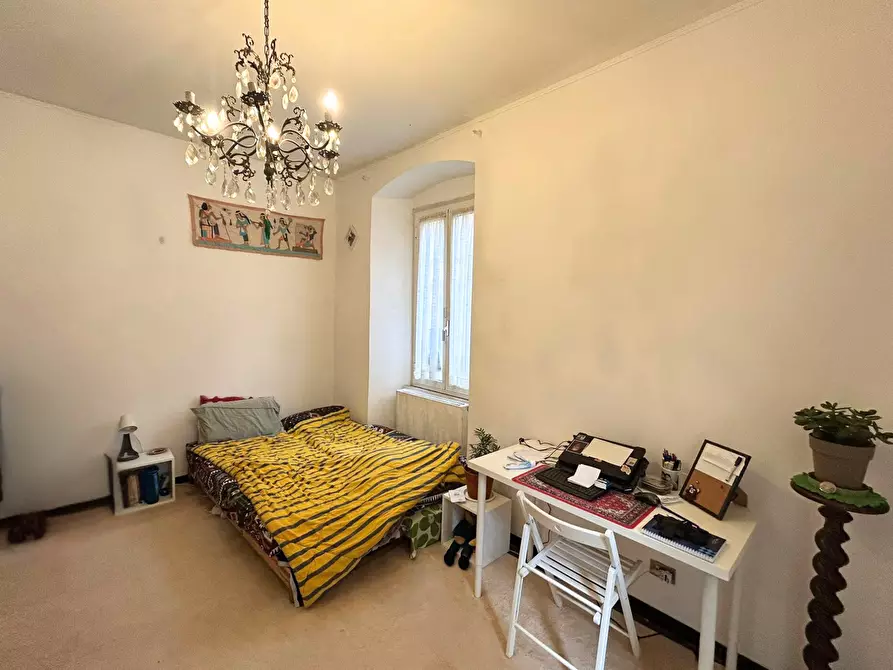 Immagine 12 di Pentalocale in vendita  in Via Giovanni Battista Marsano 2 a Genova