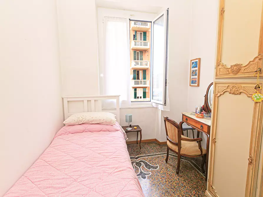 Immagine 60 di Pentalocale in vendita  in Via Benvenuto Cellini 16 a Genova