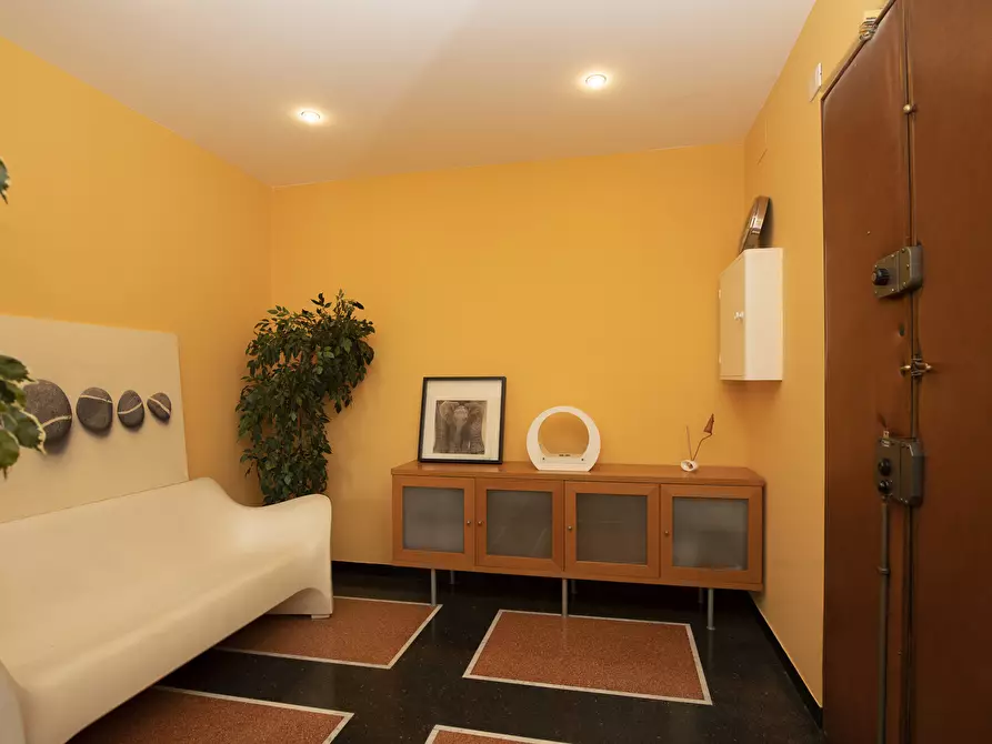 Immagine 2 di Ufficio in vendita  in Via Fieschi a Genova