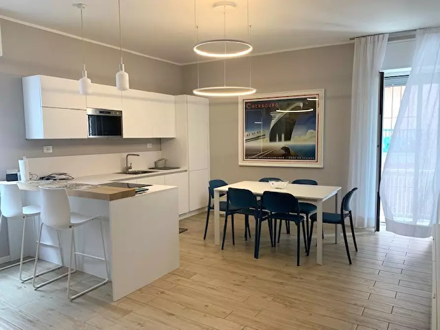 Immagine 20 di Trilocale in vendita  in Via Roma a Alassio