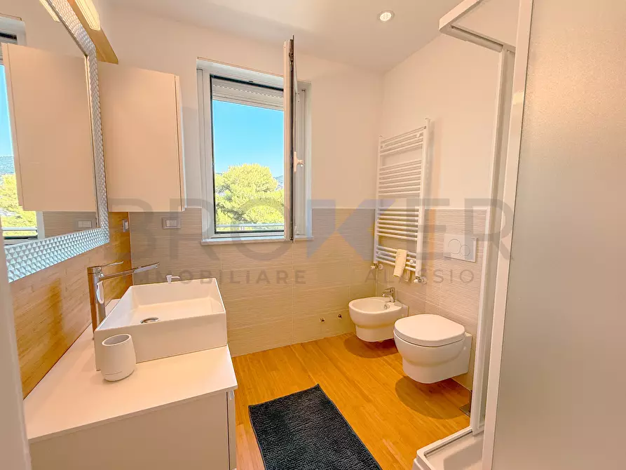 Immagine 28 di Villa in vendita  in Strada Panoramica San Bernardo 116-118 a Alassio