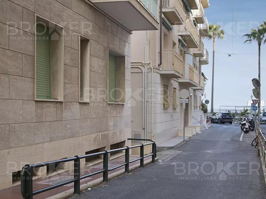 Immagine 20 di Pentalocale in vendita  in Via Don Aurelio Piccagli 12 a Alassio
