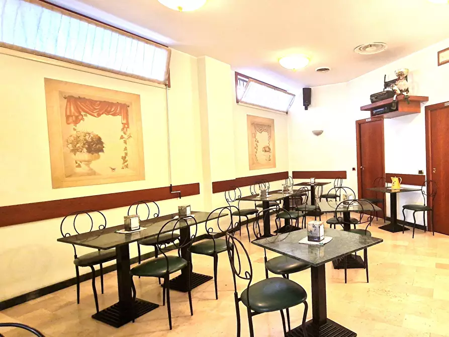 Immagine 2 di Bar / Ristorante in vendita  in Corso Europa 51 a Alassio