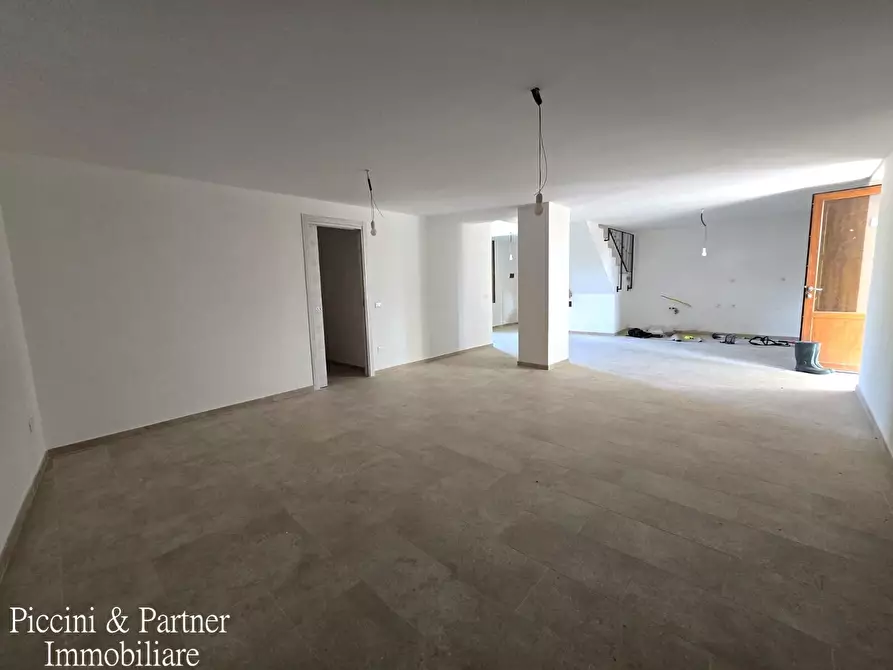 Immagine 53 di Rustico / casale in vendita  a Assisi