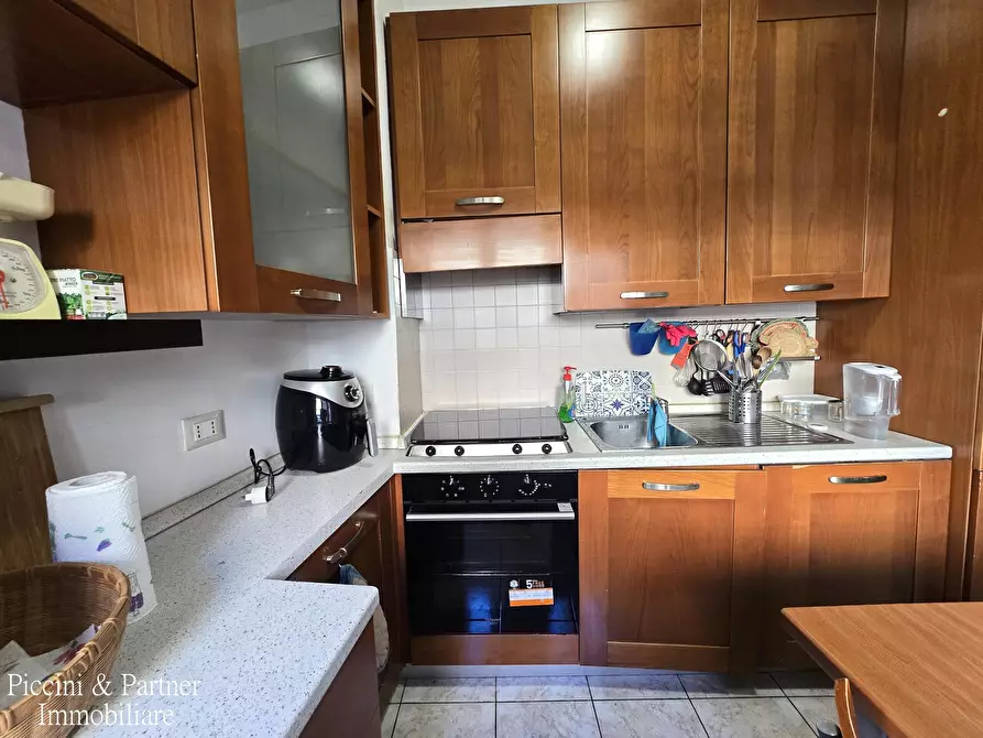 Immagine 9 di Pentalocale in vendita  in Via Beatrice 38 a Perugia