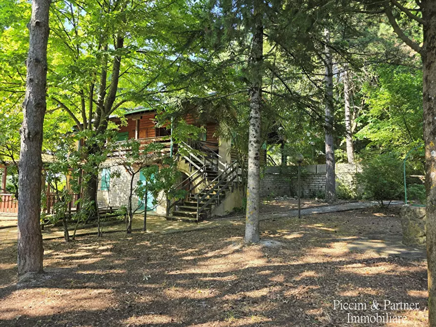 Immagine 9 di Baita in vendita  in Via dei Cespugli 10 a Passignano Sul Trasimeno