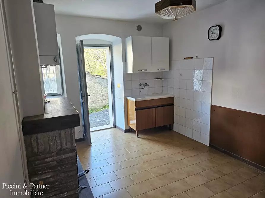 Immagine 10 di Porzione di casa in vendita  in Via dell'Assino Camporeggiano 19 a Gubbio