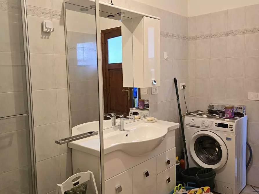 Immagine 28 di Quadrilocale in vendita  in Via George Byron 59 a Tuoro Sul Trasimeno