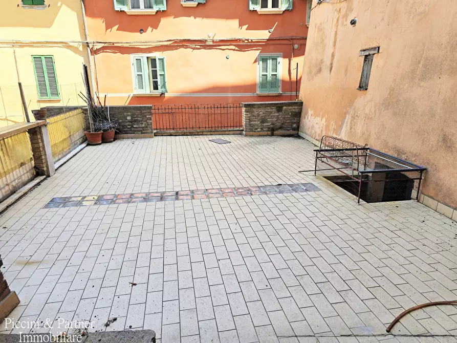 Immagine 3 di Pentalocale in vendita  in Via Imbriani 38 a Perugia