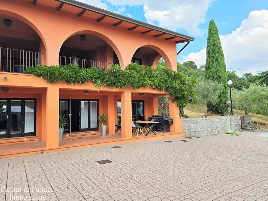 Immagine 3 di Villa in vendita  in Via Marzabotto 11 a Magione