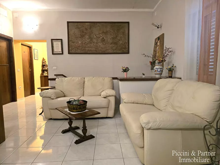 Immagine 15 di Albergo/B&B/Residence in vendita  in Via Chiesa Tonda a Trevi