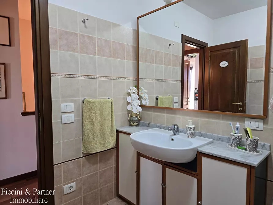 Immagine 44 di Casa bifamiliare in vendita  in Via Panicarola 17 a Castiglione Del Lago