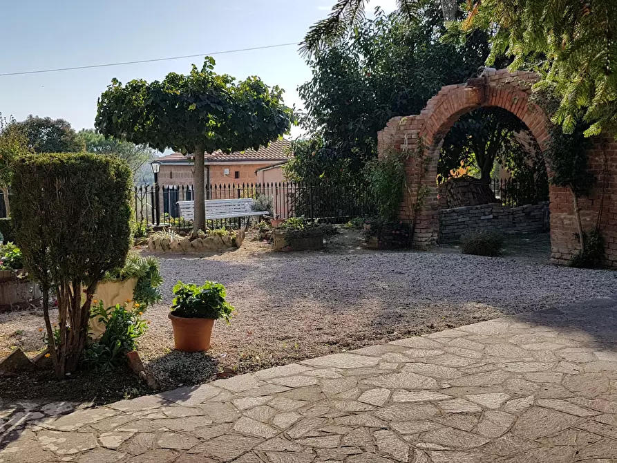 Immagine 38 di Porzione di casa in vendita  in Via Etruria a Castiglione Del Lago