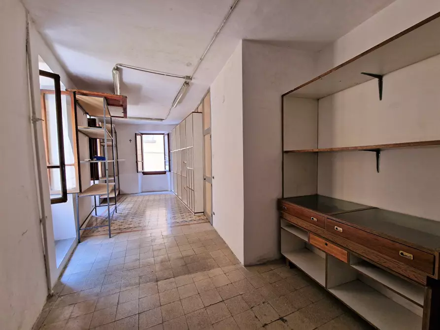 Immagine 20 di Locale commerciale in vendita  in Via del Popolo 2 a Città Di Castello