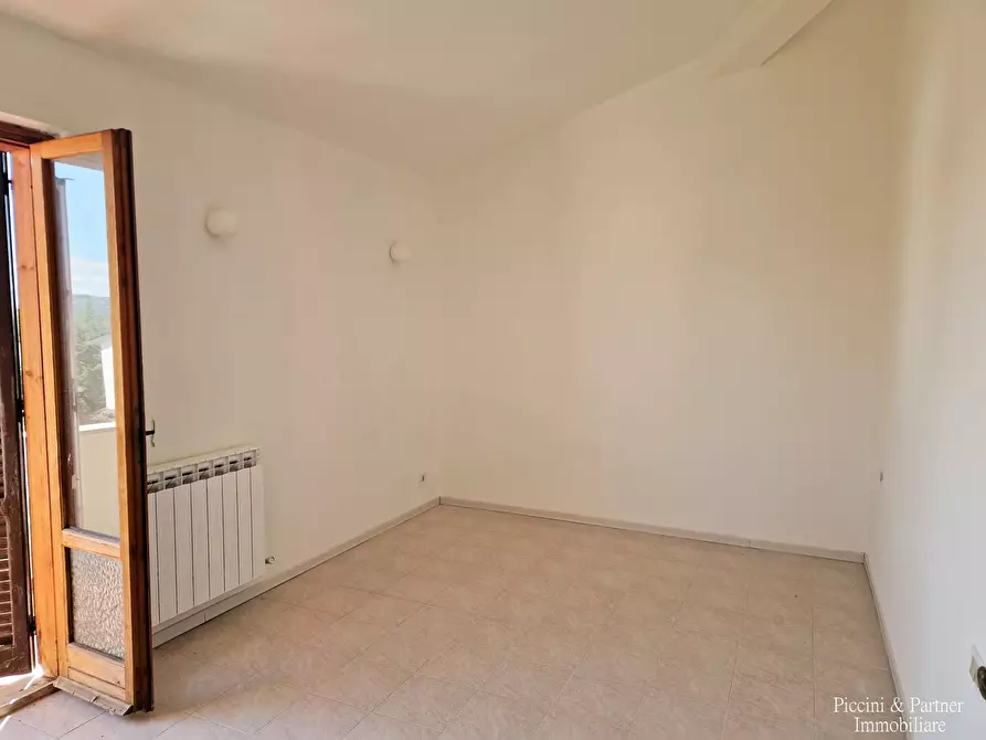 Immagine 27 di Pentalocale in vendita  in Via della Martinella 9A a Passignano Sul Trasimeno