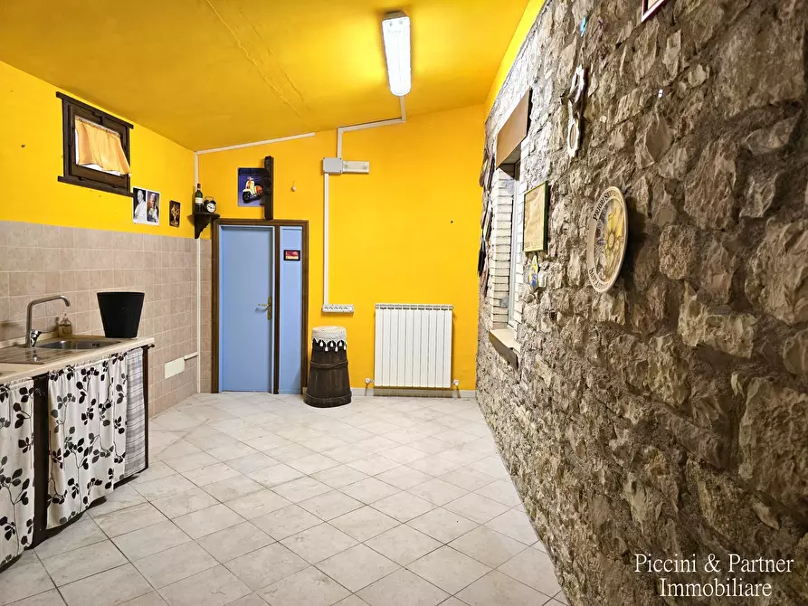 Immagine 19 di Rustico / casale in vendita  in Frazione Paradiso a Assisi