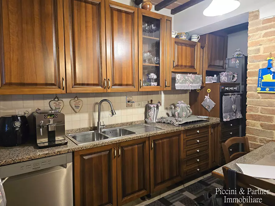 Immagine 9 di Porzione di casa in vendita  in Vocabolo I Cucchi 41 a Castiglione Del Lago