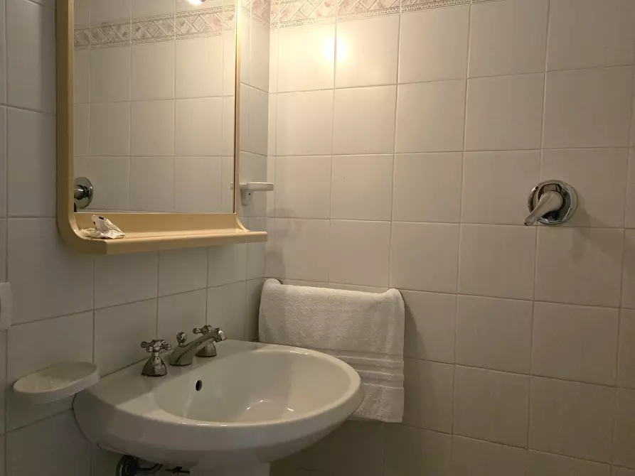 Immagine 30 di Albergo/B&B/Residence in vendita  in Via Chiesa Tonda a Trevi