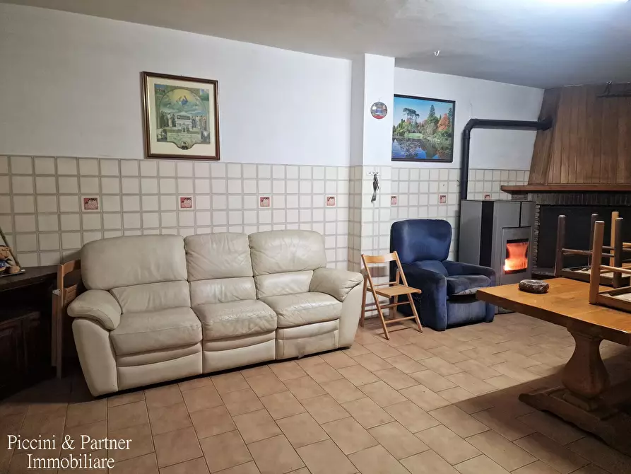 Immagine 43 di Casa bifamiliare in vendita  in Viale Ranchi 2 a Umbertide