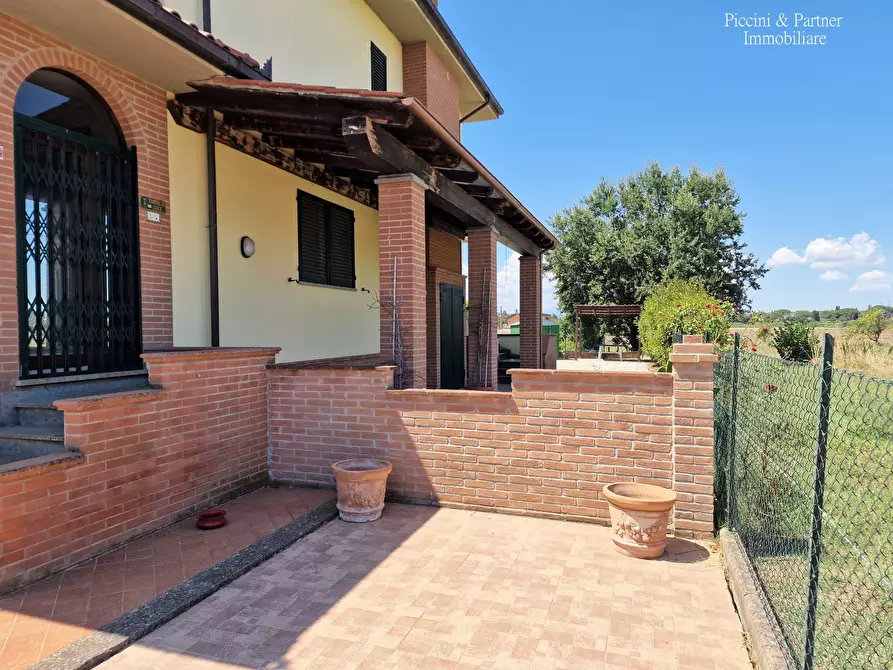 Immagine 50 di Casa bifamiliare in vendita  in Via Trasimeno a Castiglione Del Lago